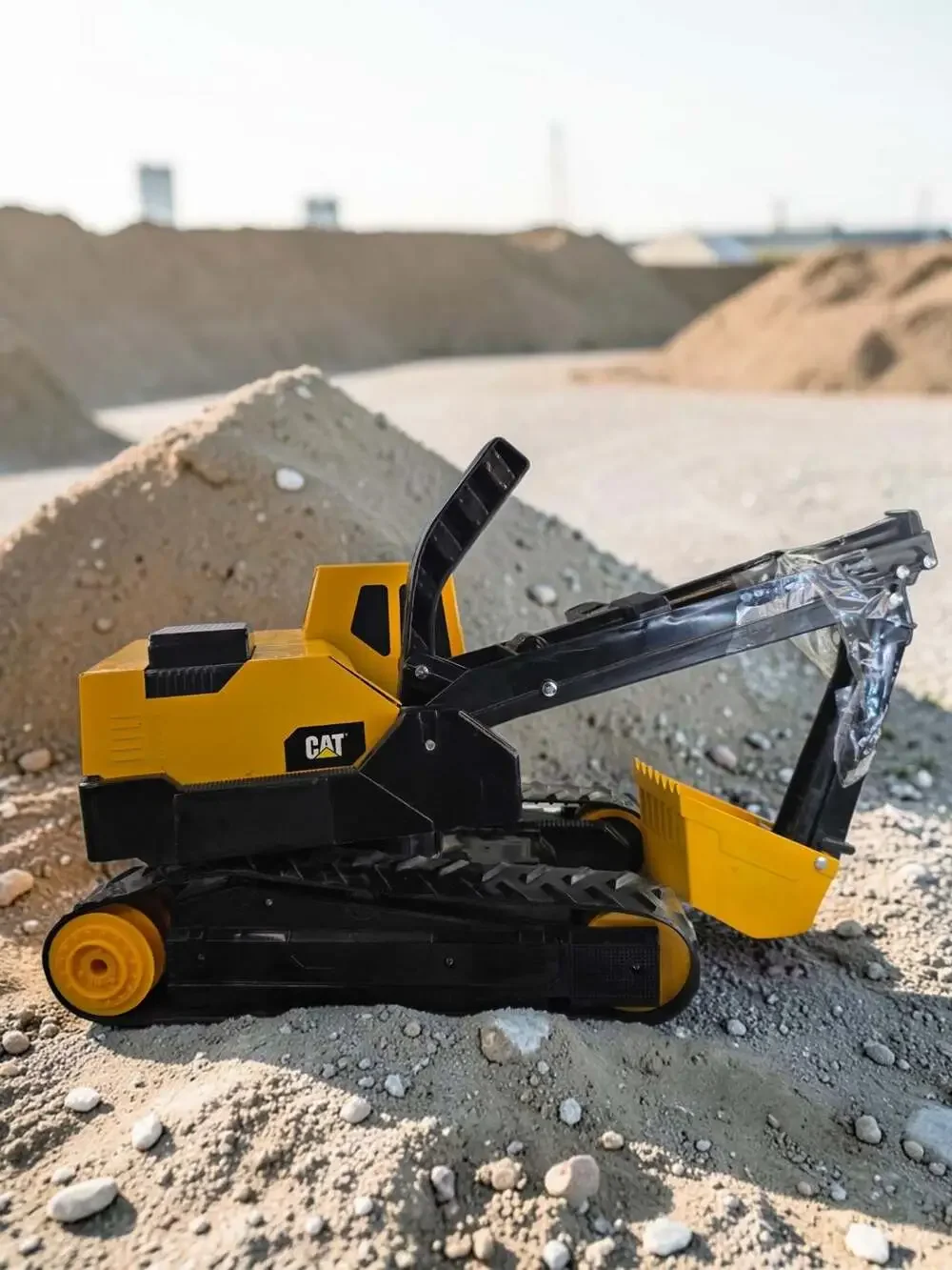 Funrise CAT Construction Steel Toy Excavator Digger